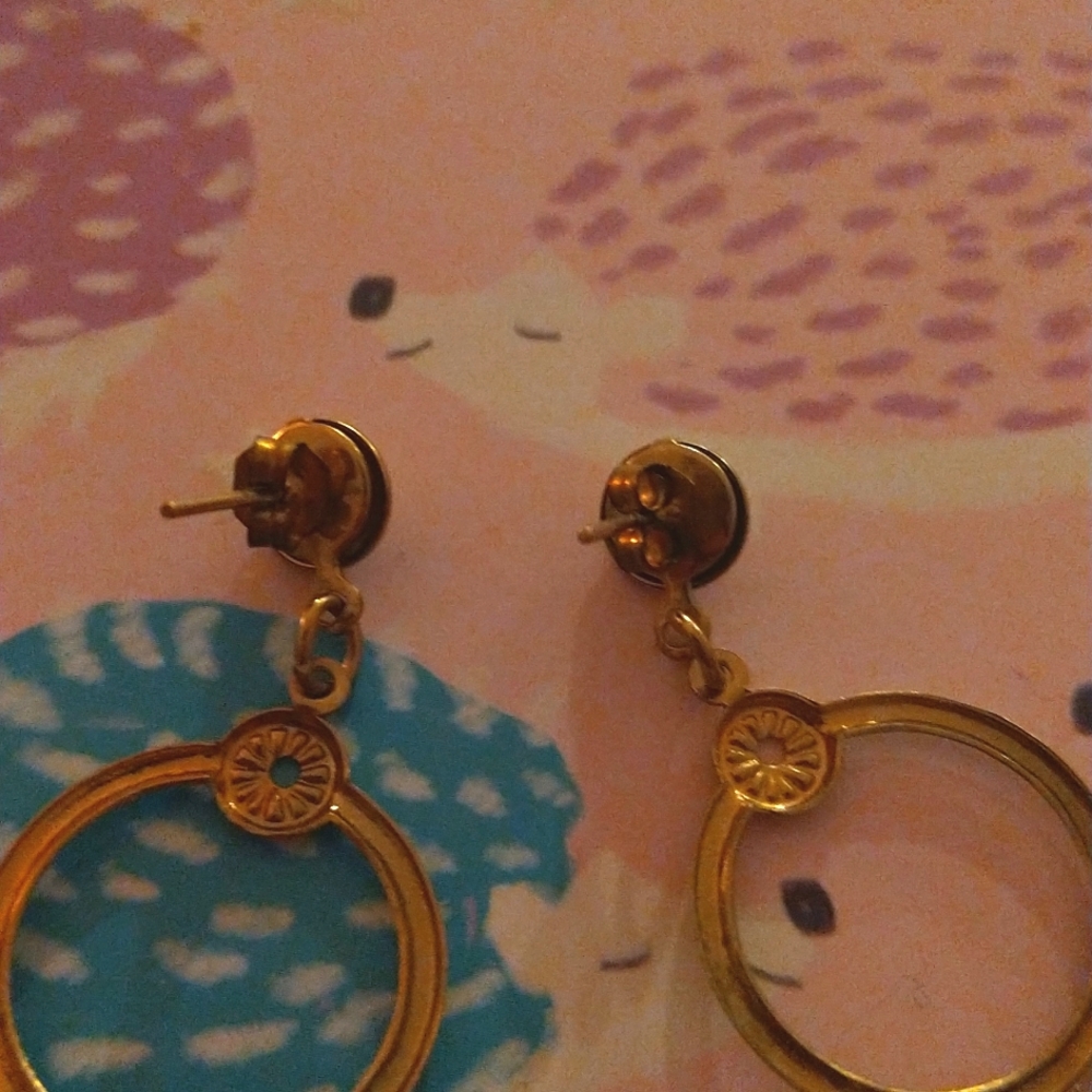 Red earrings - Picture 3 of 3